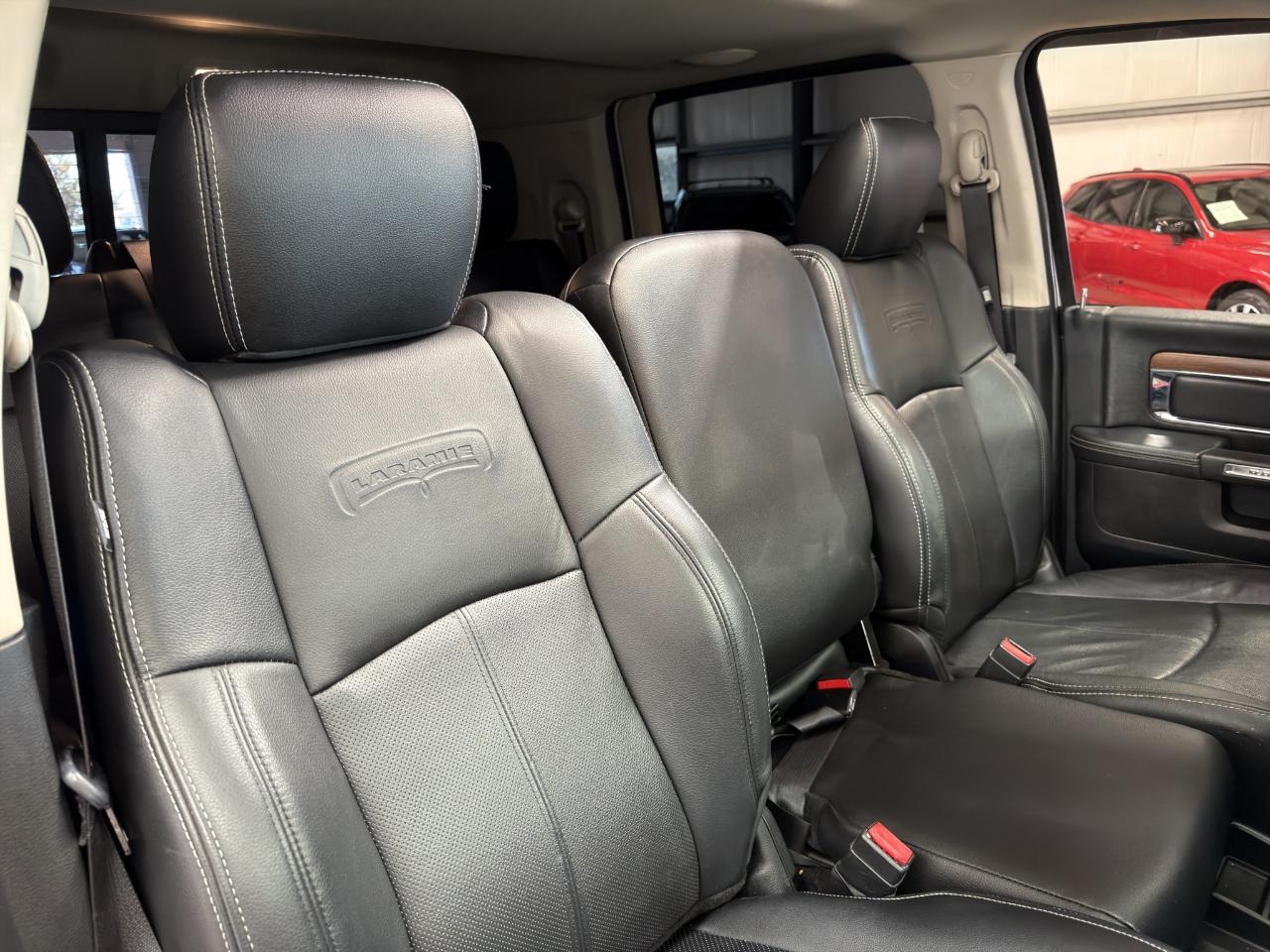 RAM 2500 Laramie 4x4 Mega Cab 6'4" Box 2018