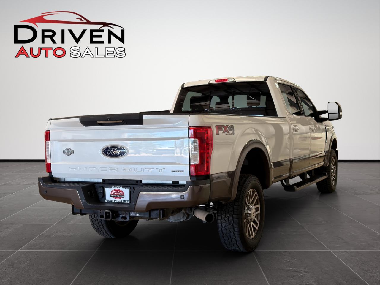 Ford Super Duty F-250 SRW King Ranch 4WD Crew Cab 8' Box 2017