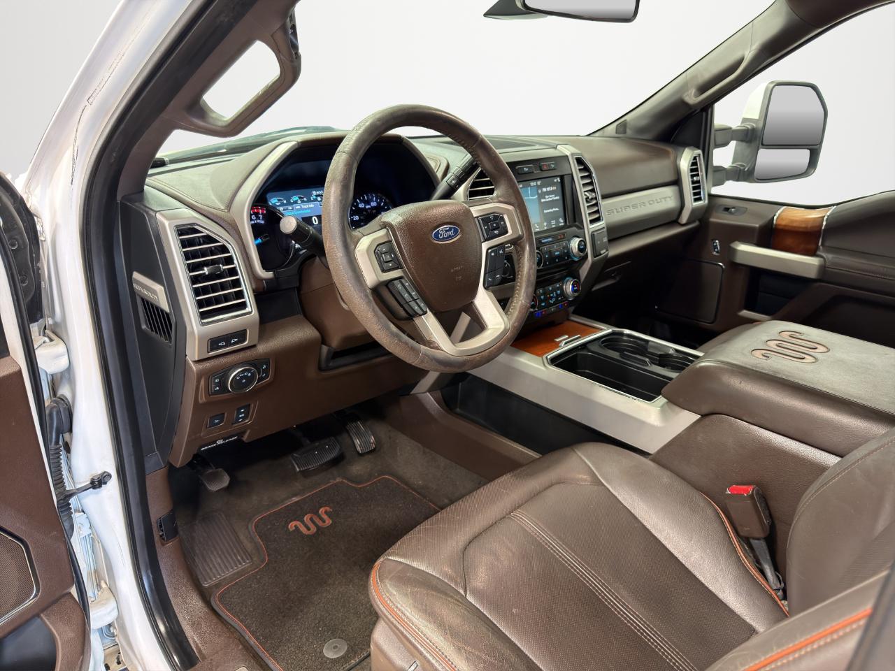 Ford Super Duty F-250 SRW King Ranch 4WD Crew Cab 8' Box 2017