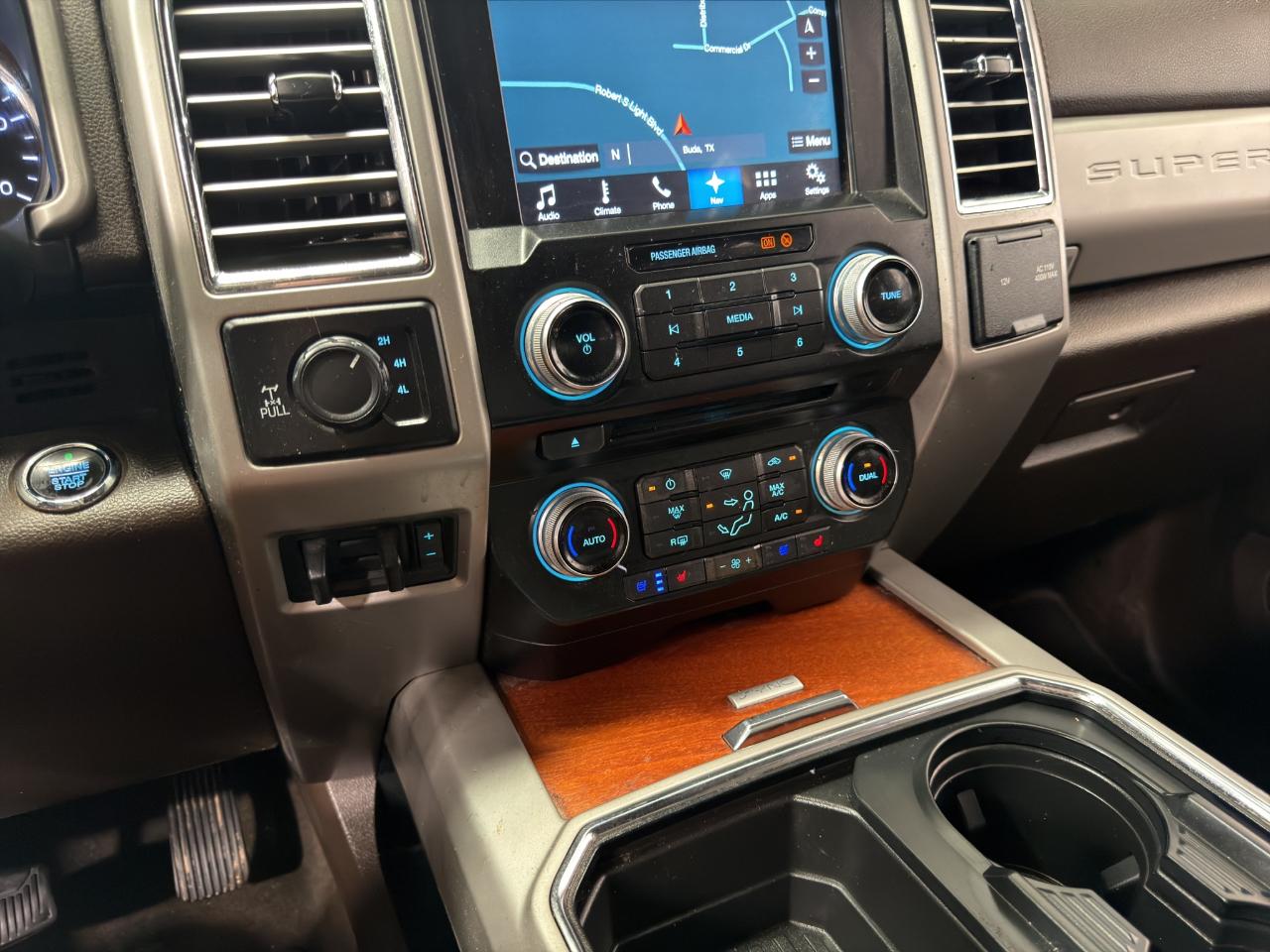 Ford Super Duty F-250 SRW King Ranch 4WD Crew Cab 8' Box 2017
