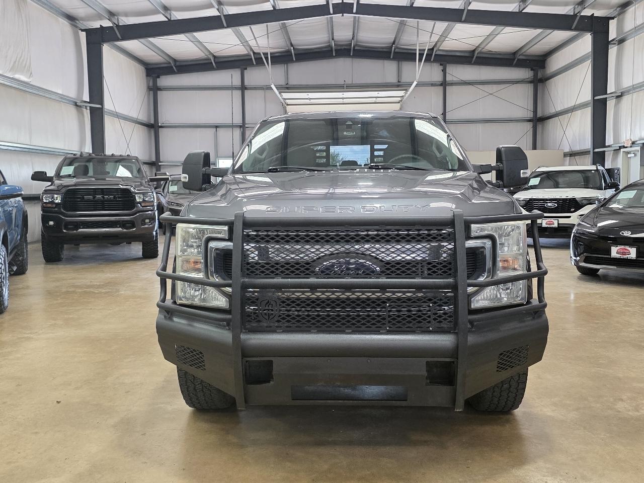 Ford Super Duty F-350 SRW XL 4WD Crew Cab 8' Box 2022