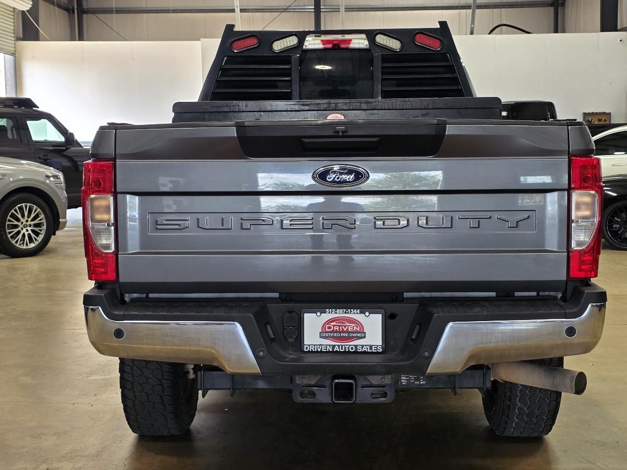 Ford Super Duty F-350 SRW XL 4WD Crew Cab 8' Box 2022