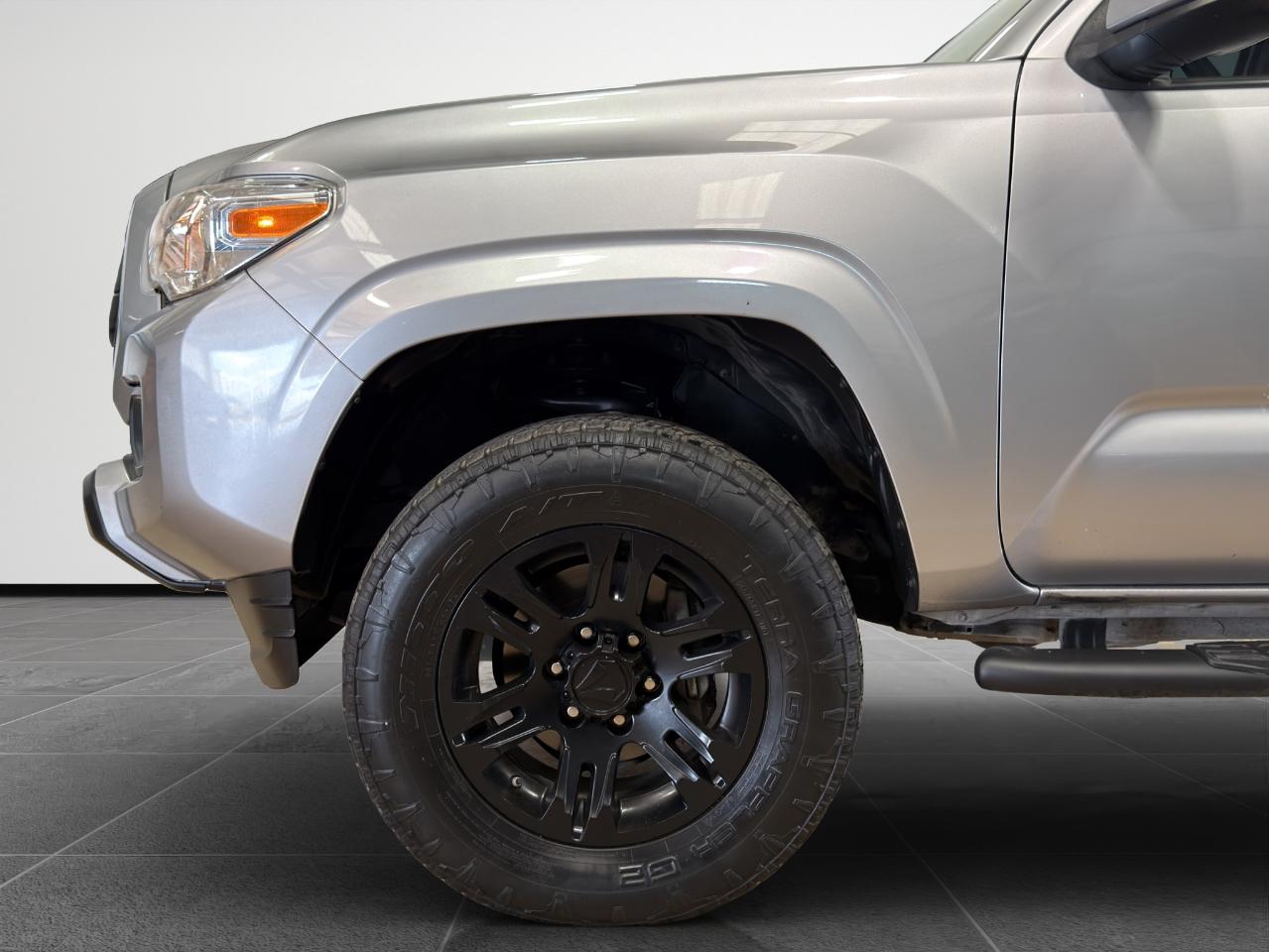 Toyota Tacoma 2WD SR Double Cab 5' Bed I4 AT (Natl) 2021