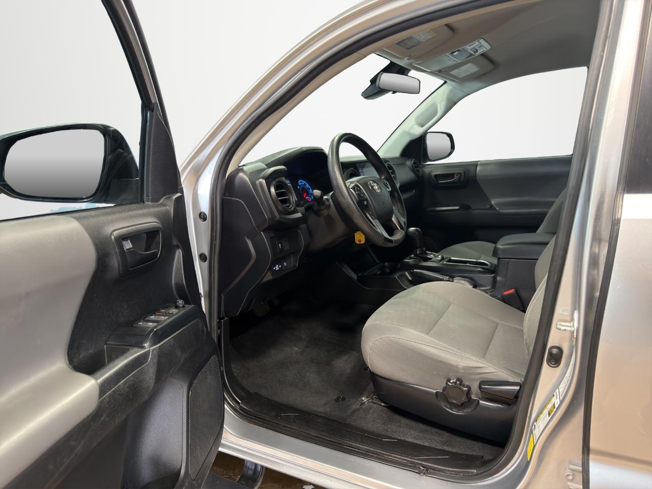 Toyota Tacoma 2WD SR Double Cab 5' Bed I4 AT (Natl) 2021