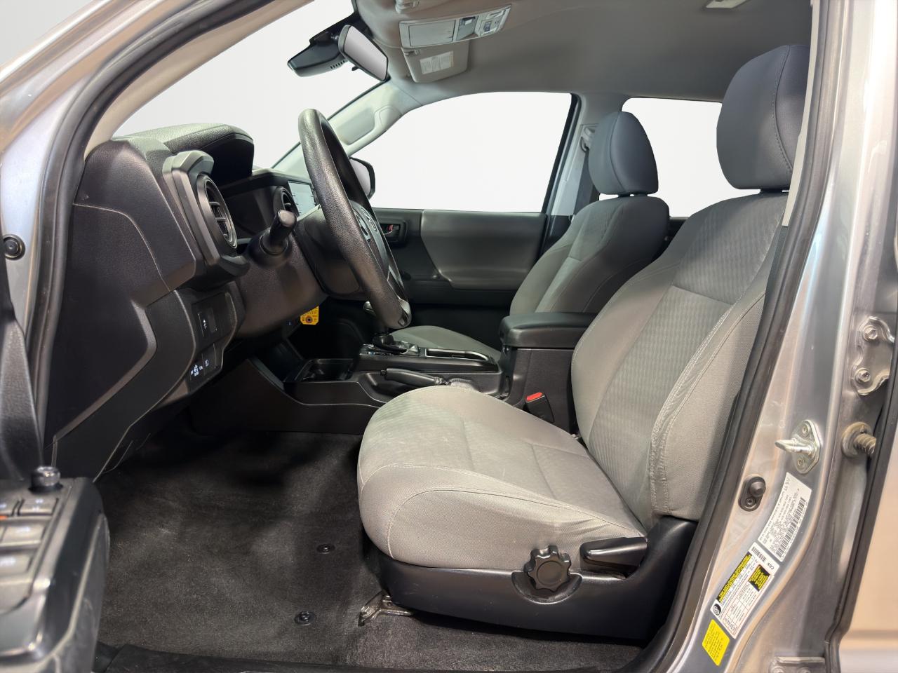 Toyota Tacoma 2WD SR Double Cab 5' Bed I4 AT (Natl) 2021