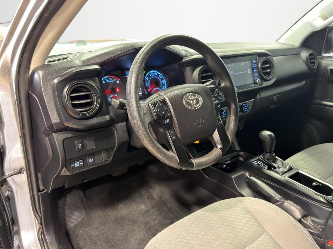 Toyota Tacoma 2WD SR Double Cab 5' Bed I4 AT (Natl) 2021