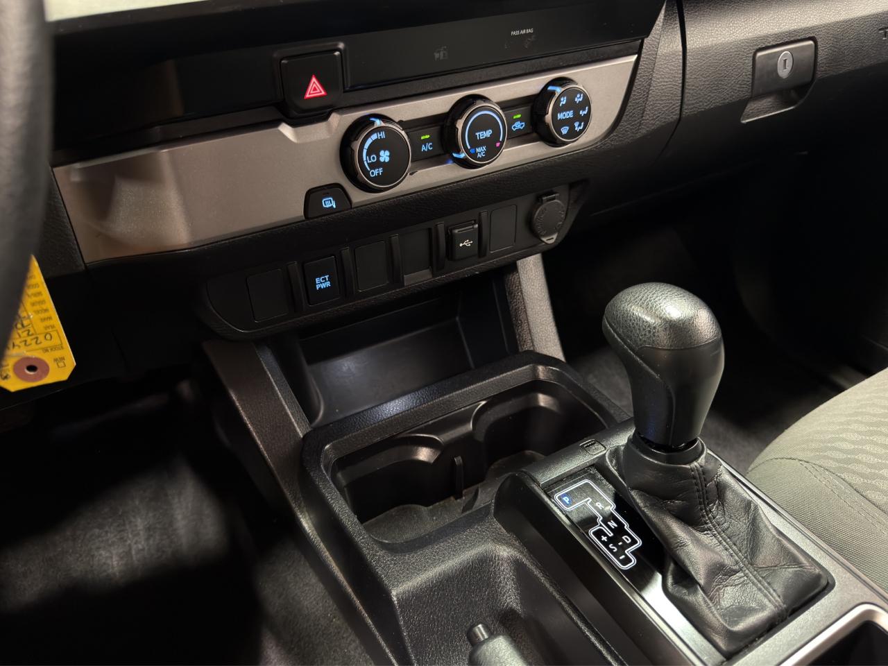 Toyota Tacoma 2WD SR Double Cab 5' Bed I4 AT (Natl) 2021