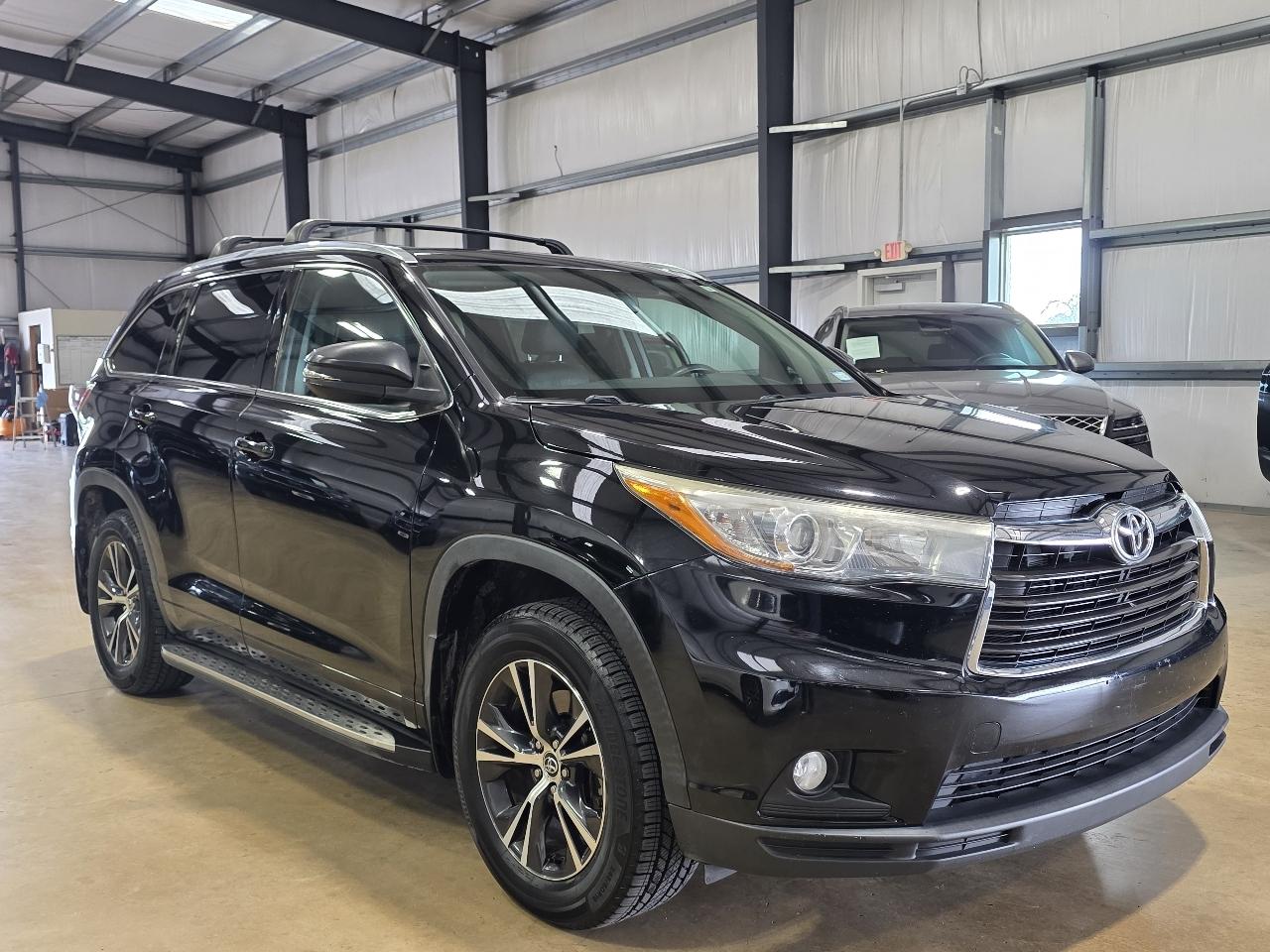 Toyota Highlander FWD 4dr V6 XLE (Natl) 2016