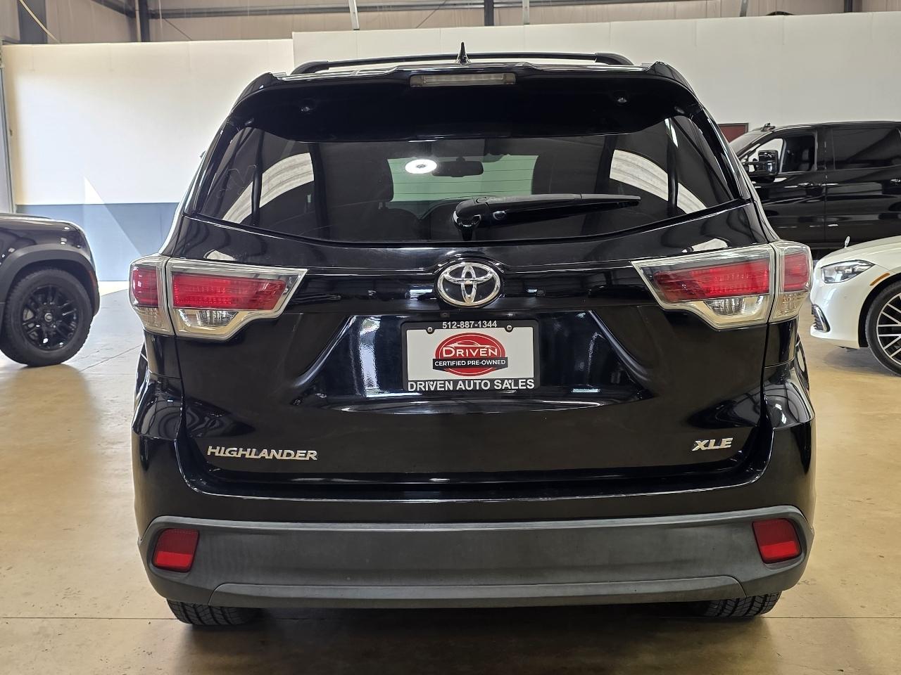Toyota Highlander FWD 4dr V6 XLE (Natl) 2016