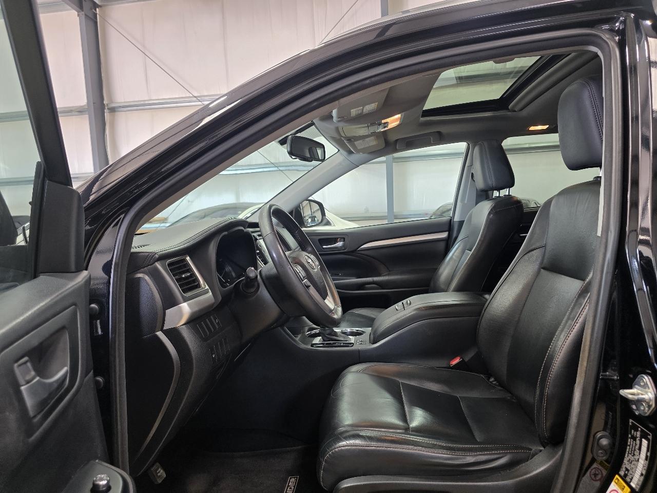 Toyota Highlander FWD 4dr V6 XLE (Natl) 2016