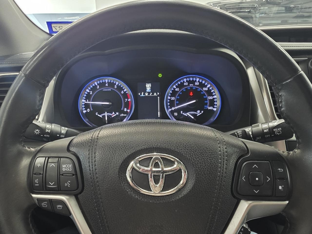 Toyota Highlander FWD 4dr V6 XLE (Natl) 2016