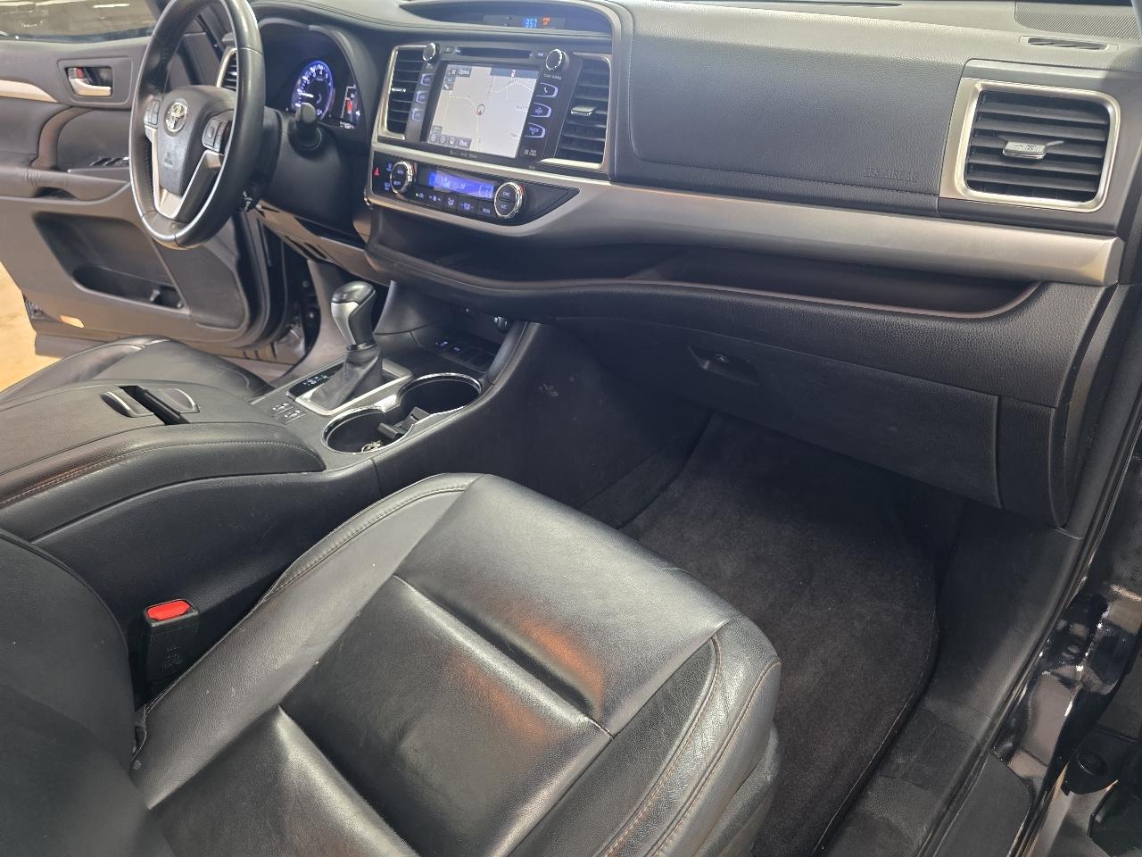 Toyota Highlander FWD 4dr V6 XLE (Natl) 2016