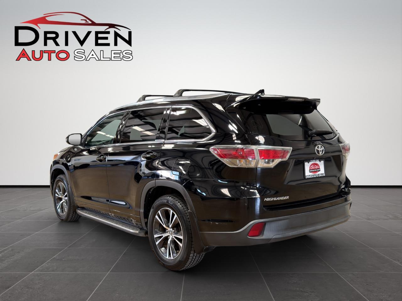 Toyota Highlander FWD 4dr V6 XLE (Natl) 2016