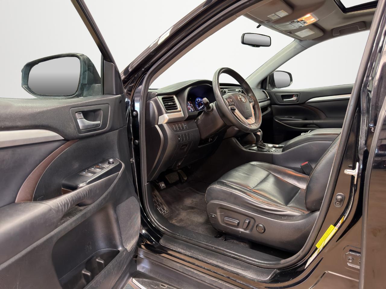 Toyota Highlander FWD 4dr V6 XLE (Natl) 2016