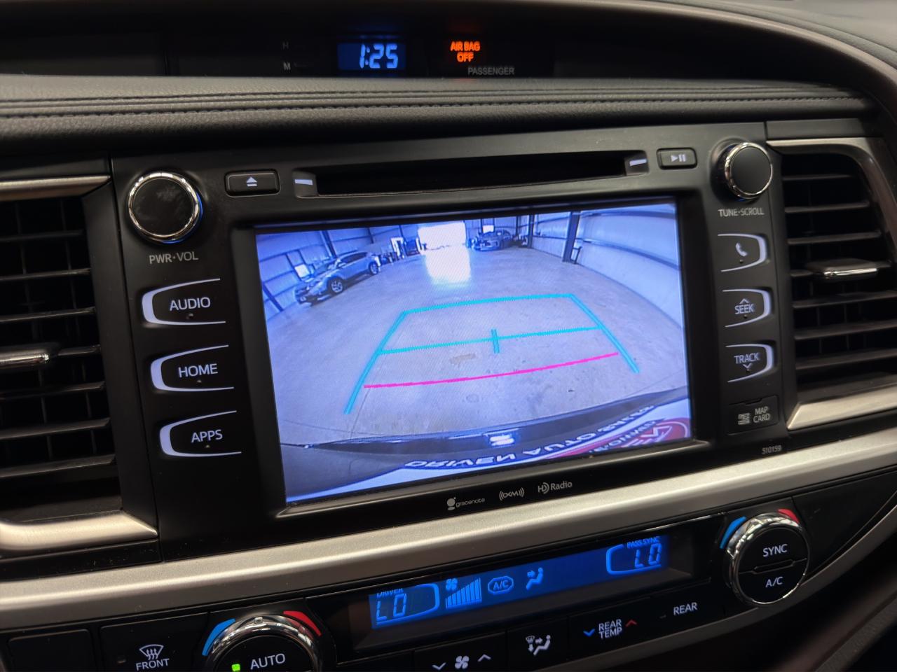Toyota Highlander FWD 4dr V6 XLE (Natl) 2016
