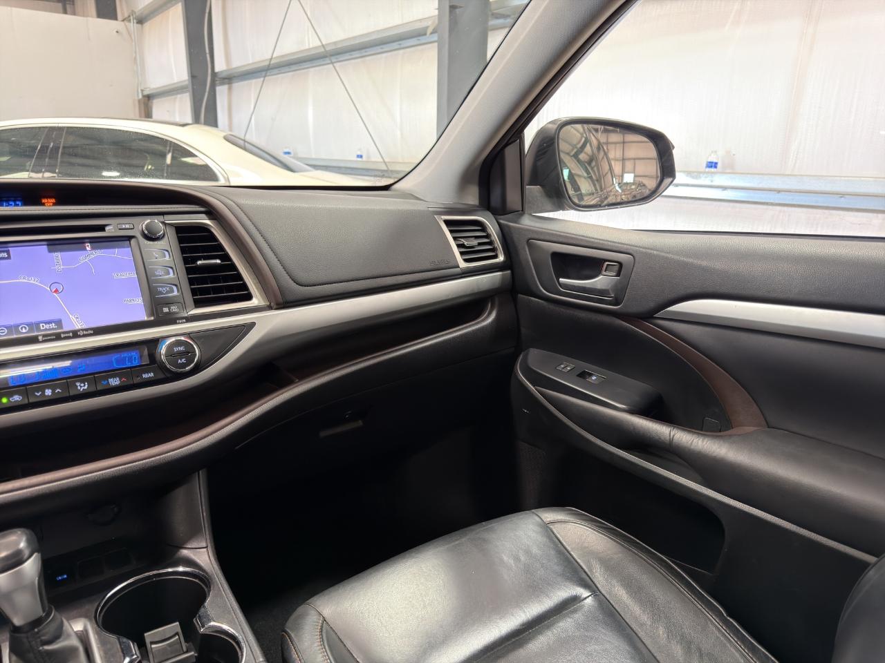 Toyota Highlander FWD 4dr V6 XLE (Natl) 2016