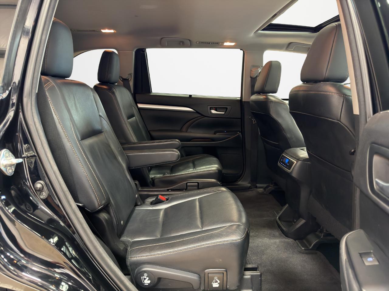 Toyota Highlander FWD 4dr V6 XLE (Natl) 2016