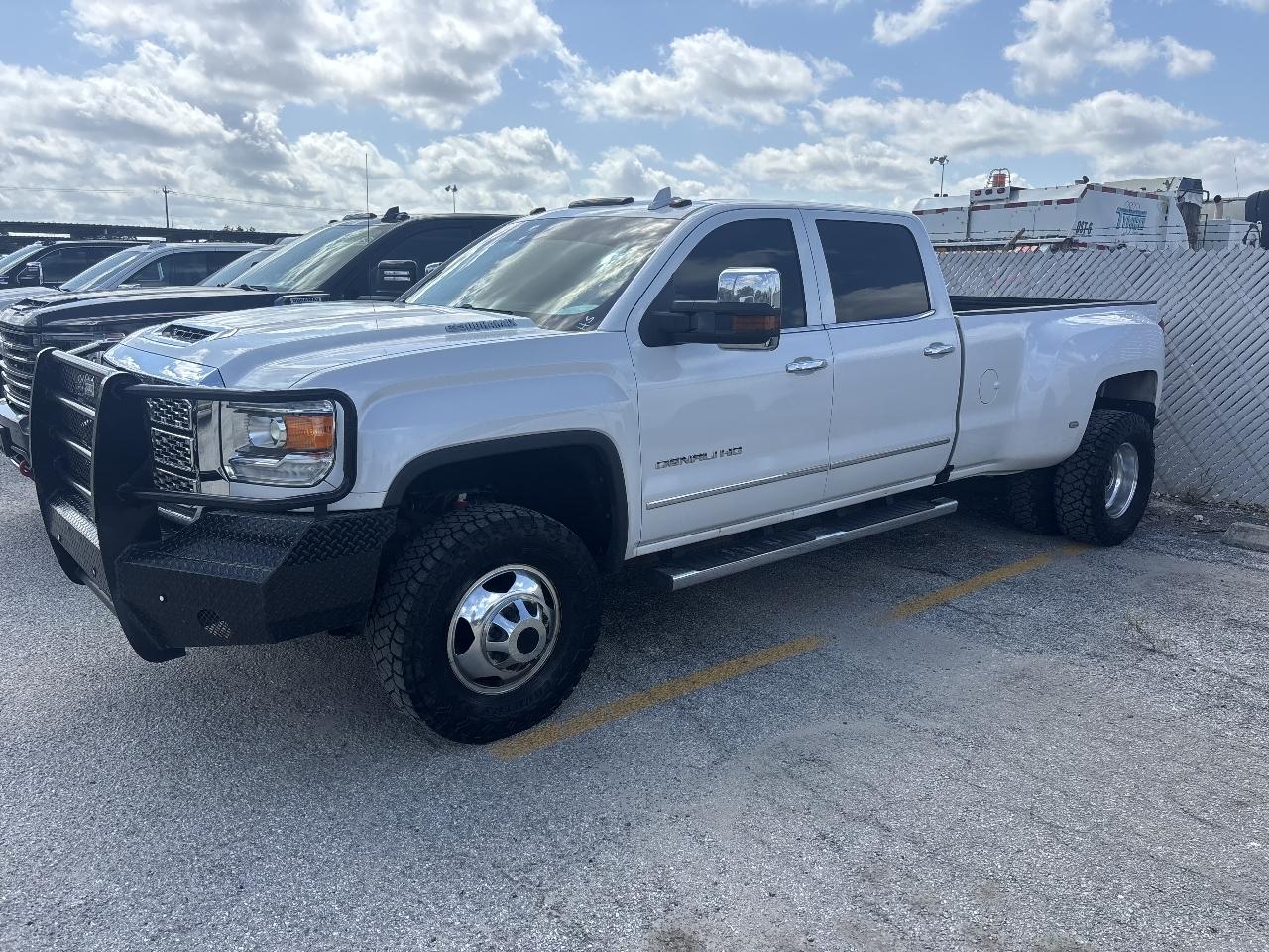 GMC Sierra 3500HD 4WD Crew Cab 167.7" Denali 2018