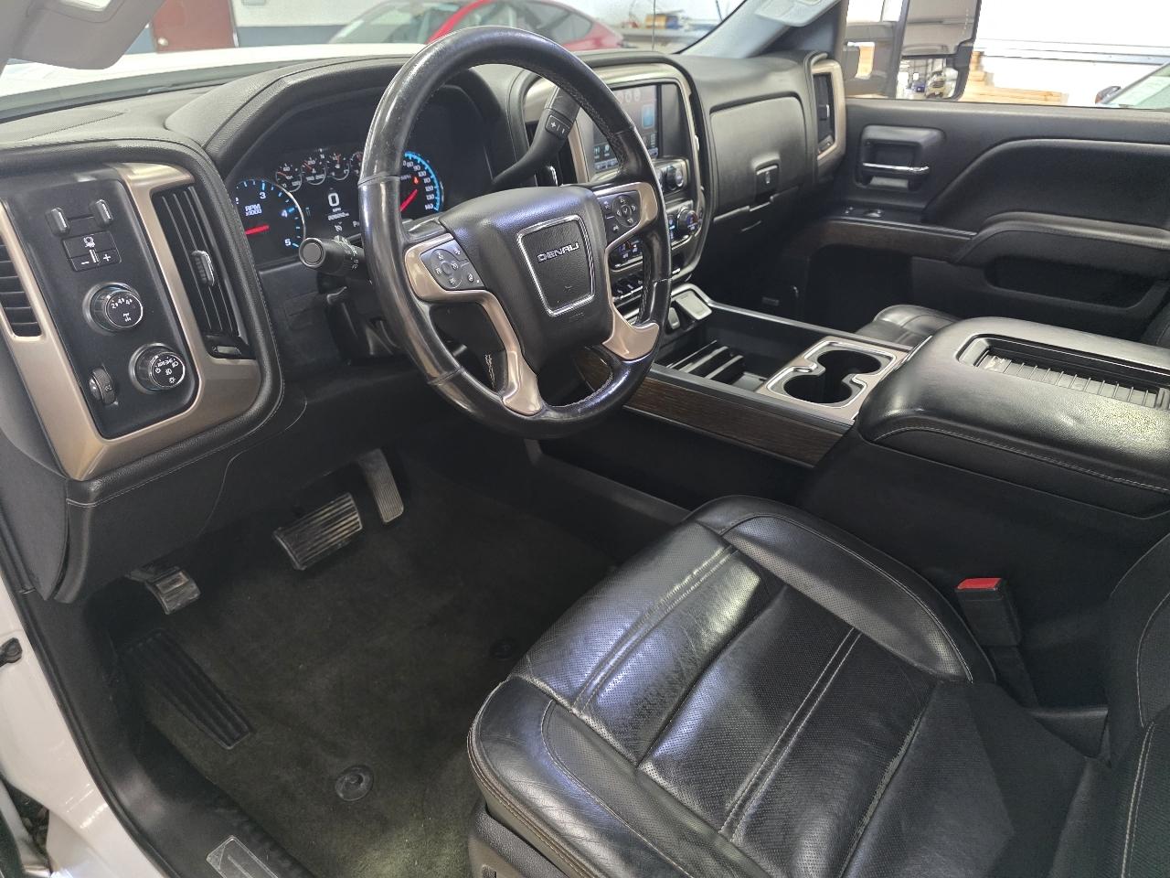 GMC Sierra 3500HD 4WD Crew Cab 167.7" Denali 2018