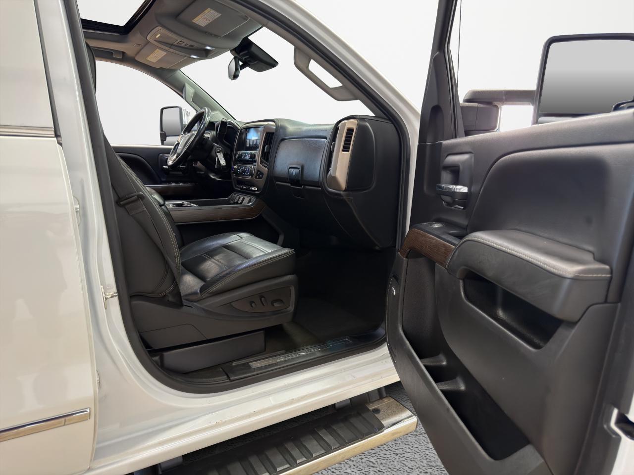 GMC Sierra 3500HD 4WD Crew Cab 167.7" Denali 2018