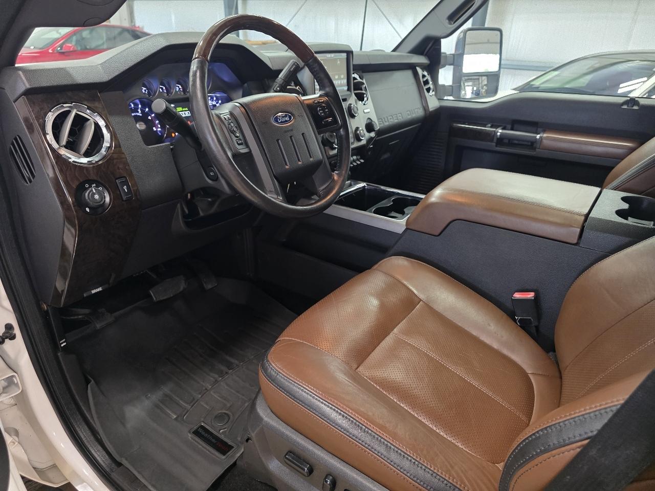 Ford Super Duty F-250 SRW 4WD Crew Cab 172" Platinum 2015