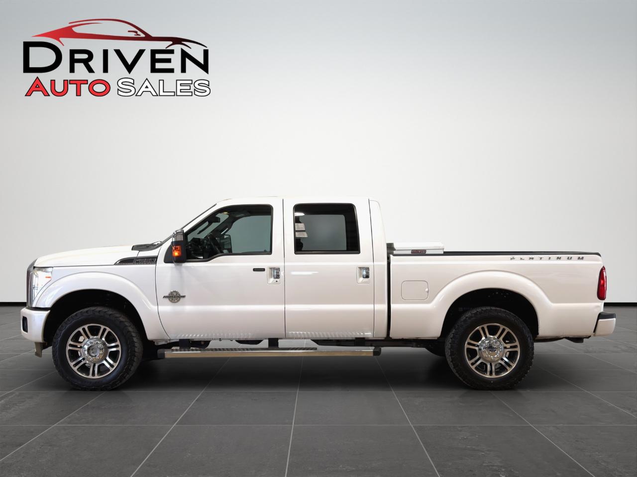 2015 Ford Super Duty F-250 SRW 4WD Crew Cab 172" Platinum