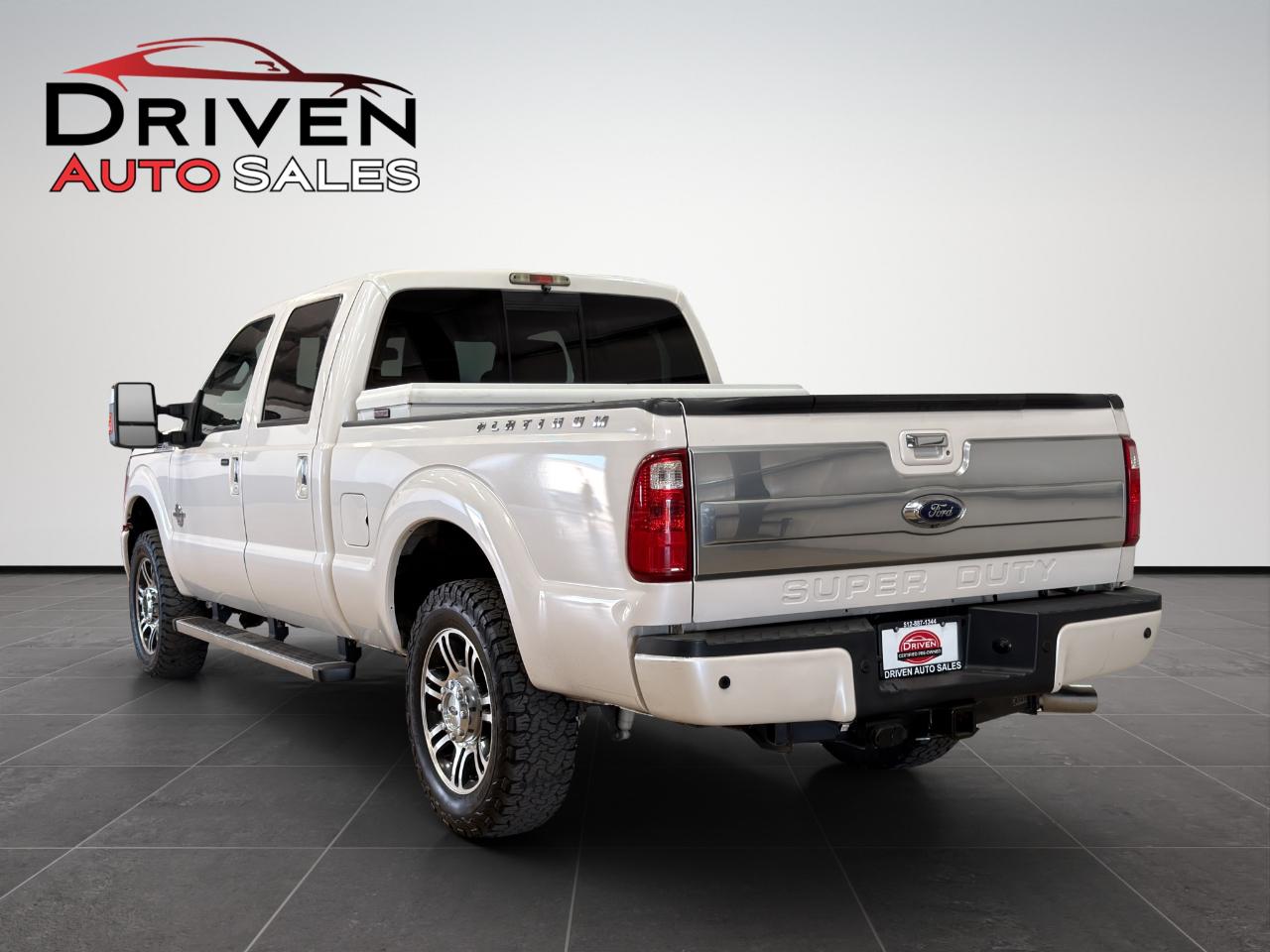 Ford Super Duty F-250 SRW 4WD Crew Cab 172" Platinum 2015