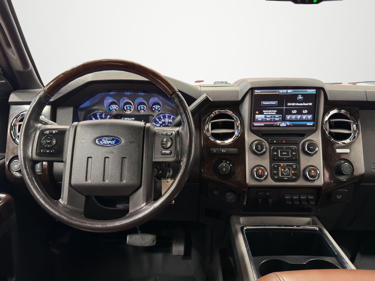 Ford Super Duty F-250 SRW 4WD Crew Cab 172" Platinum 2015