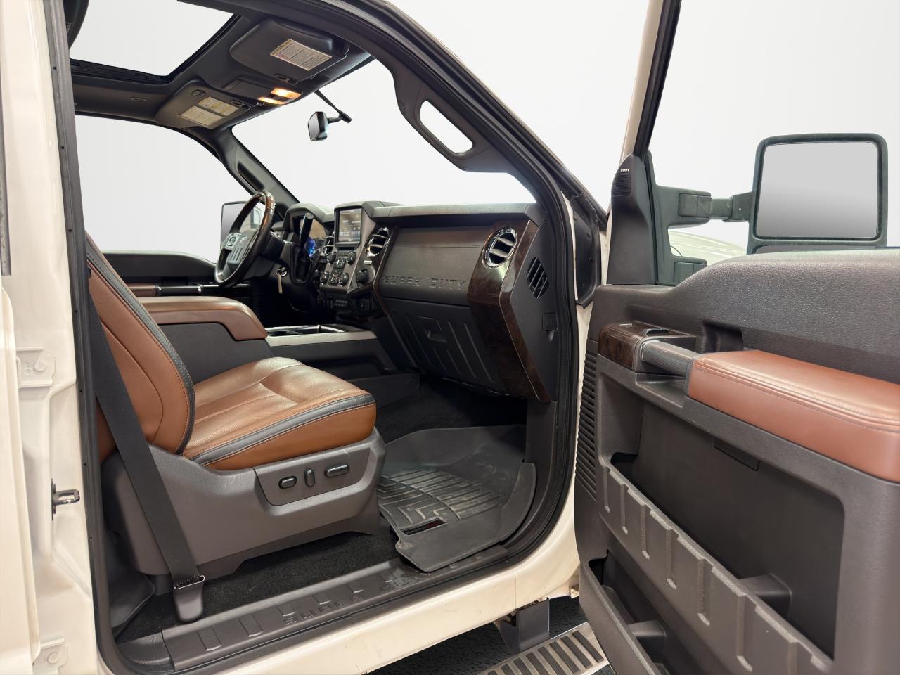 Ford Super Duty F-250 SRW 4WD Crew Cab 172" Platinum 2015