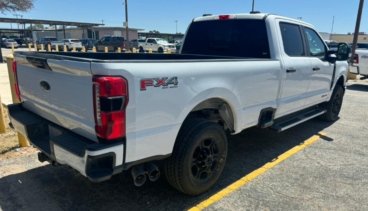 Ford Super Duty F-350 SRW XL 4WD Crew Cab 8' Box 2023