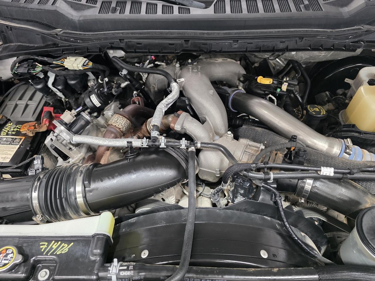 Ford Super Duty F-350 SRW XL 4WD Crew Cab 8' Box 2023