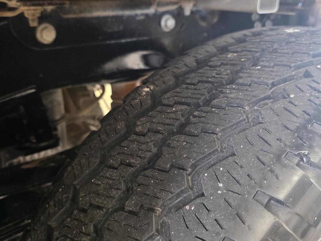 Ford Super Duty F-350 SRW XL 4WD Crew Cab 8' Box 2023