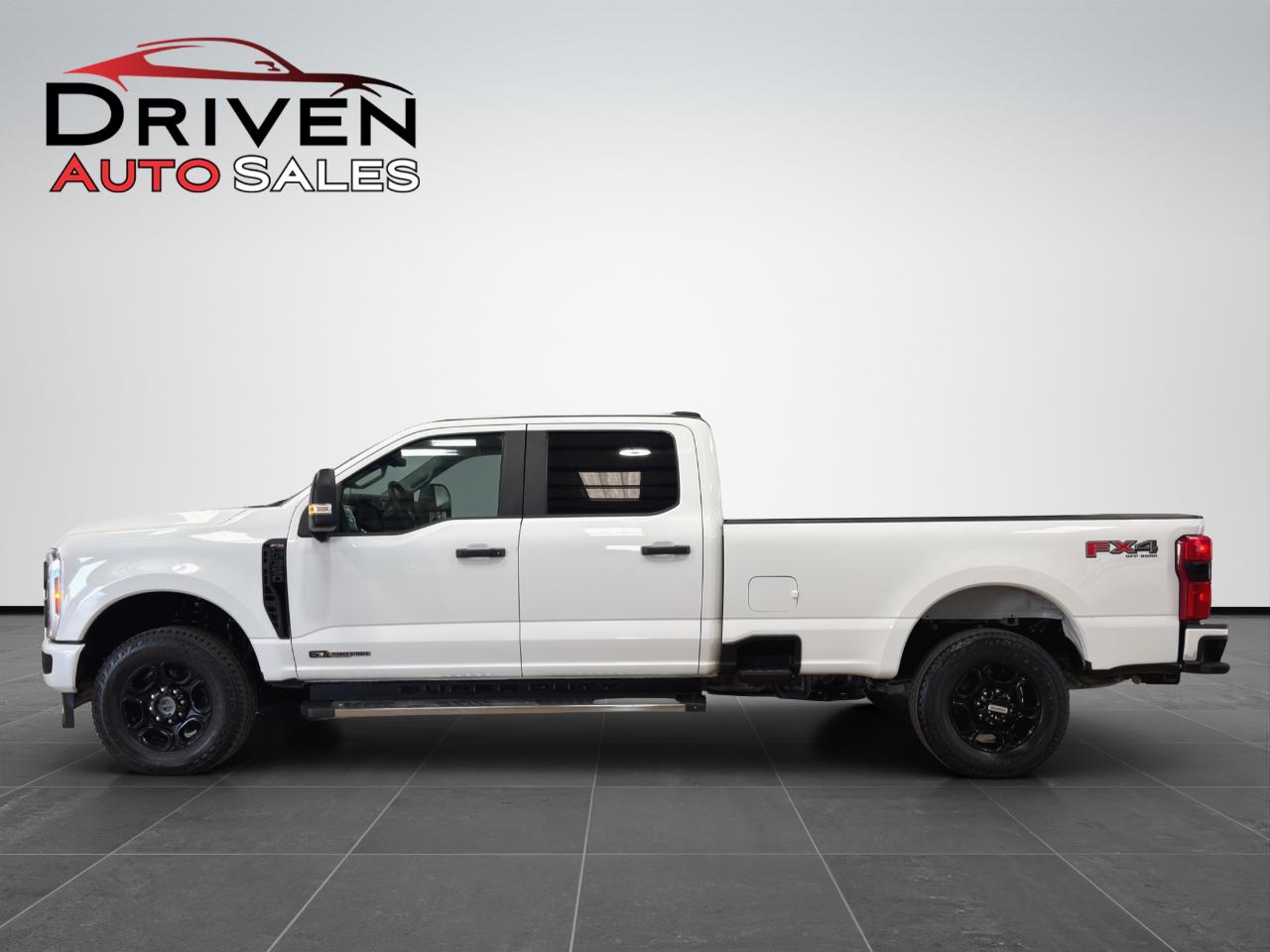 2023 Ford Super Duty F-350 SRW XL 4WD Crew Cab 8' Box