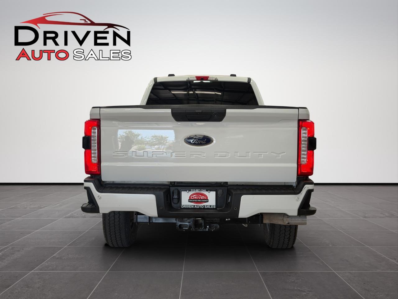 Ford Super Duty F-350 SRW XL 4WD Crew Cab 8' Box 2023