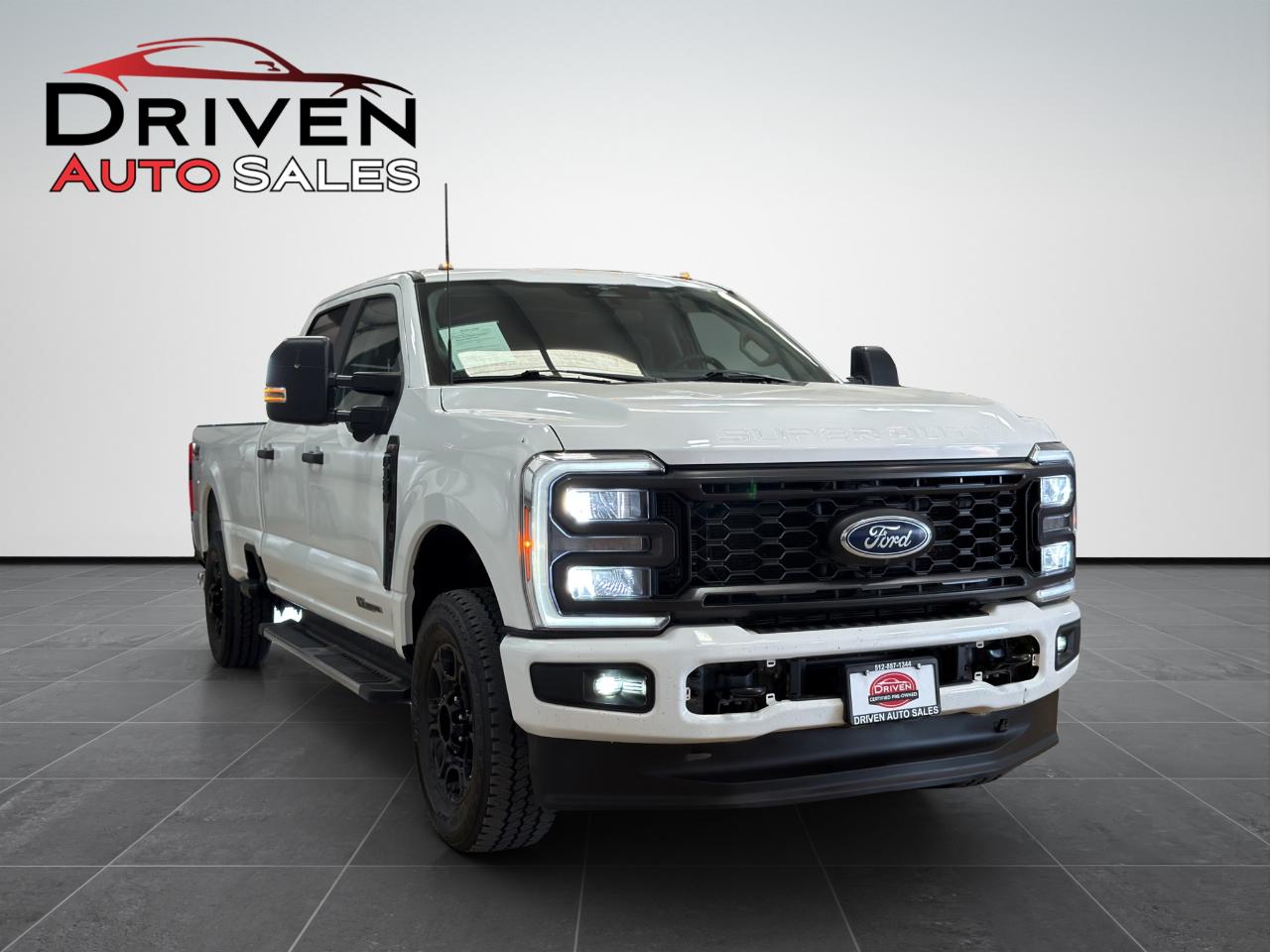 Ford Super Duty F-350 SRW XL 4WD Crew Cab 8' Box 2023