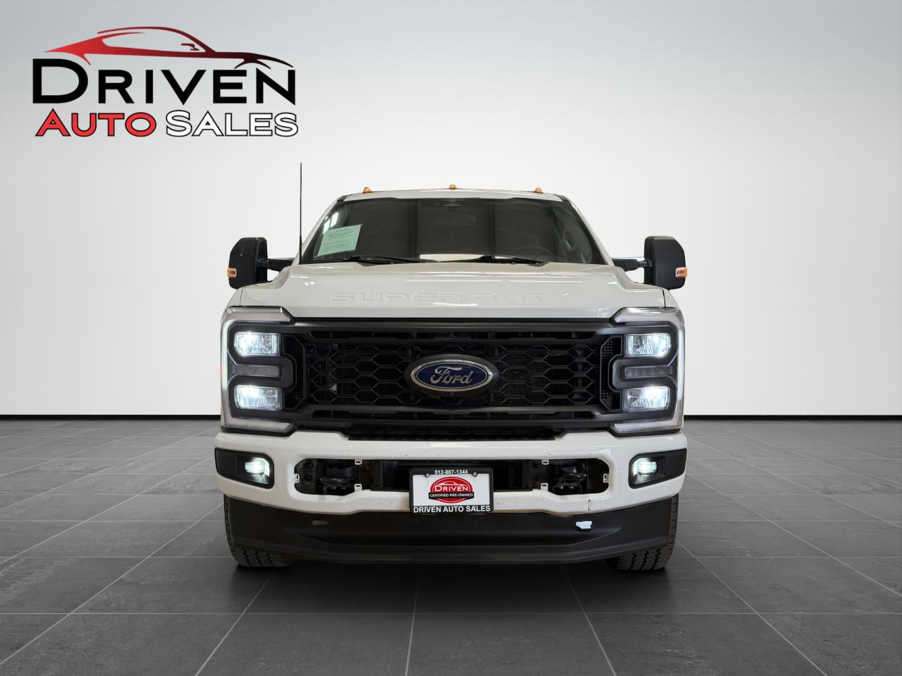 Ford Super Duty F-350 SRW XL 4WD Crew Cab 8' Box 2023