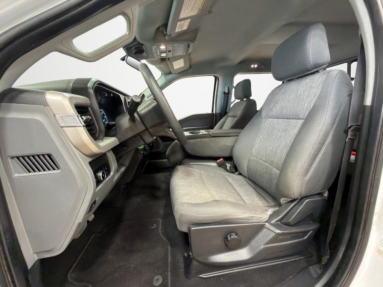 Ford Super Duty F-350 SRW XL 4WD Crew Cab 8' Box 2023