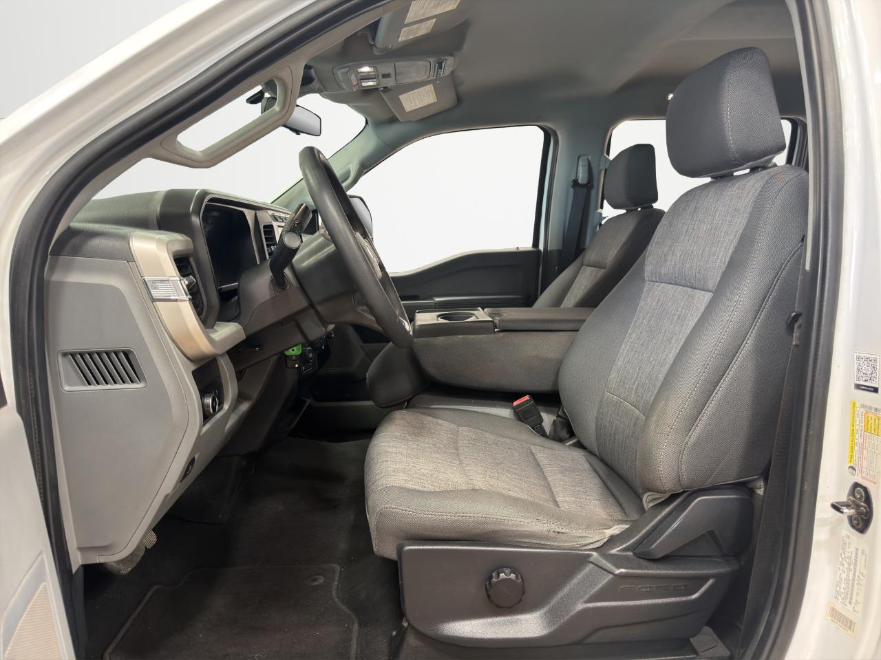 Ford Super Duty F-350 SRW XL 4WD Crew Cab 8' Box 2023