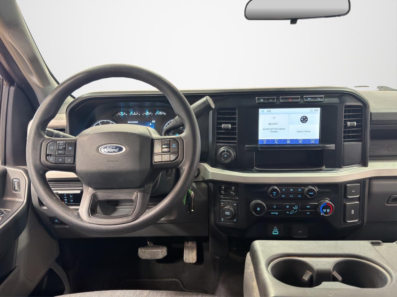 Ford Super Duty F-350 SRW XL 4WD Crew Cab 8' Box 2023