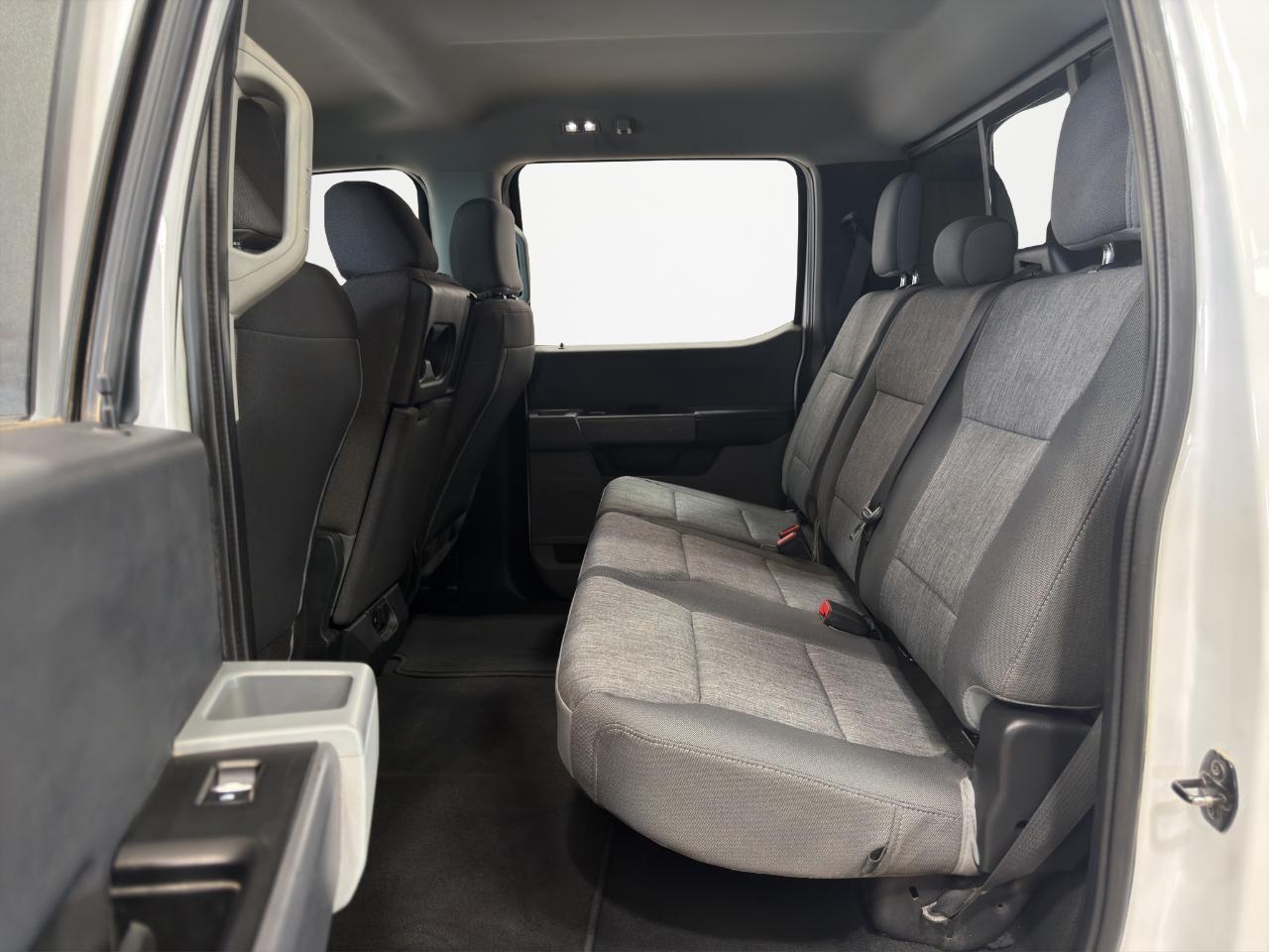 Ford Super Duty F-350 SRW XL 4WD Crew Cab 8' Box 2023