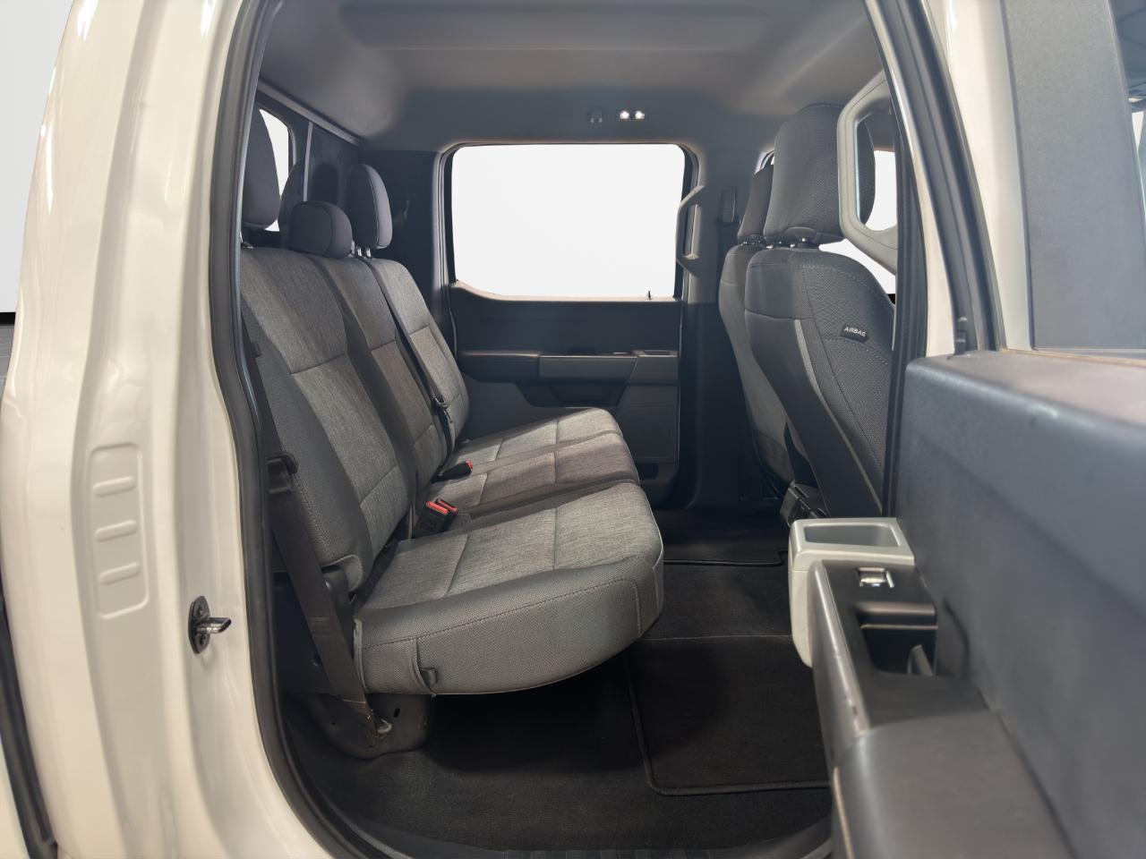 Ford Super Duty F-350 SRW XL 4WD Crew Cab 8' Box 2023
