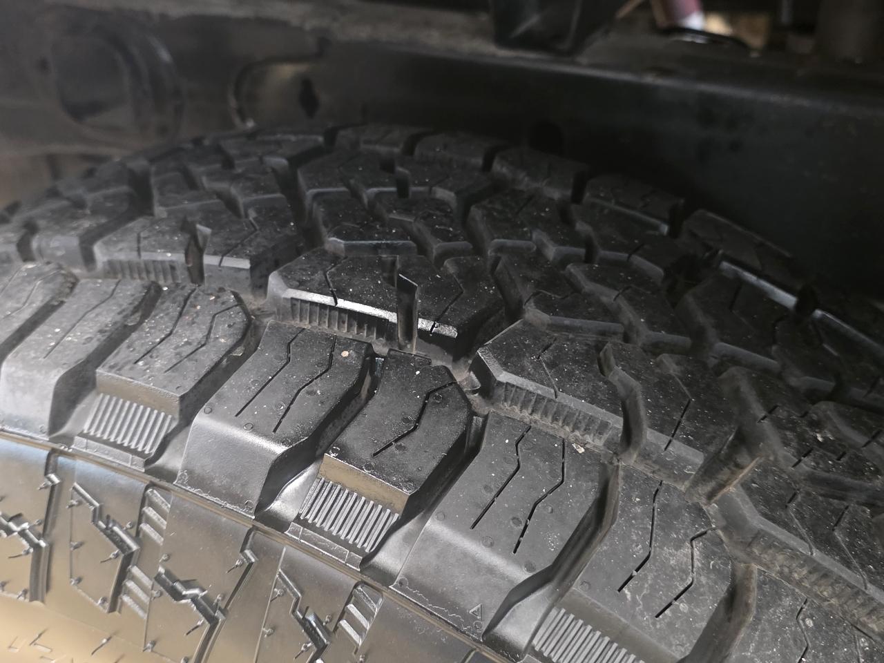 GMC Sierra 1500 4WD Crew Cab 147" AT4 2021