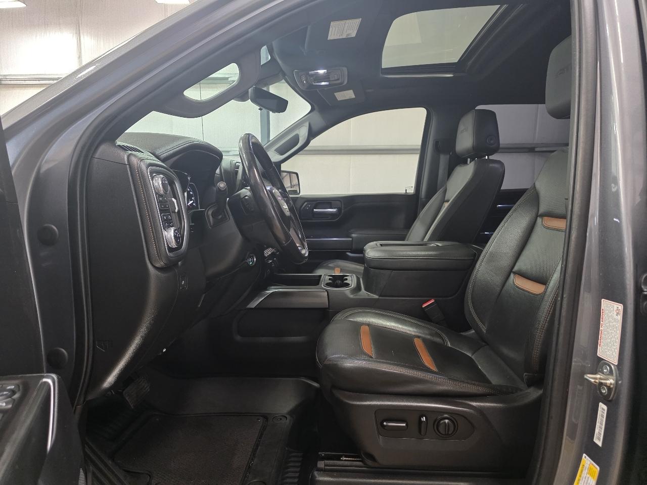 GMC Sierra 1500 4WD Crew Cab 147" AT4 2021