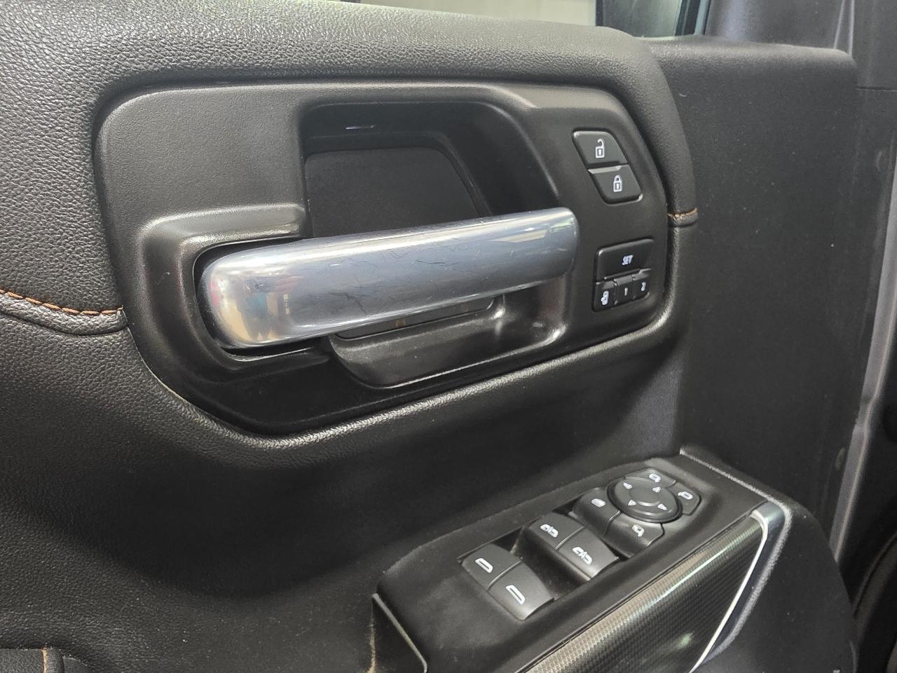 GMC Sierra 1500 4WD Crew Cab 147" AT4 2021