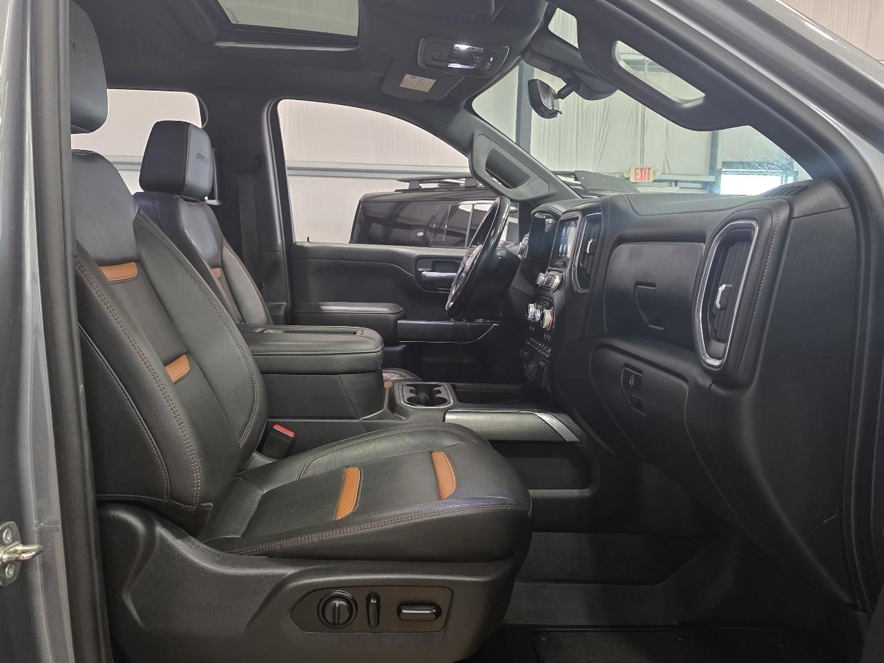 GMC Sierra 1500 4WD Crew Cab 147" AT4 2021