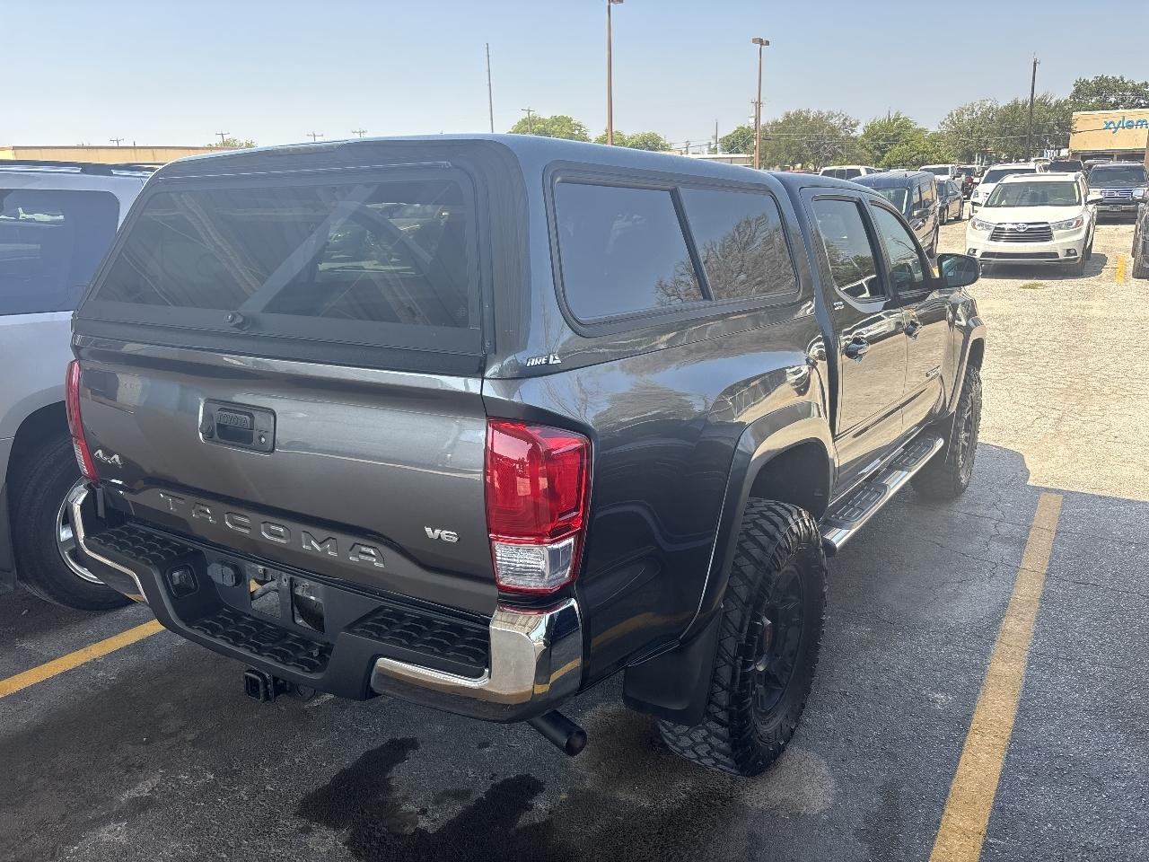 Toyota Tacoma SR5 Double Cab 5' Bed V6 4x4 AT (Natl) 2017