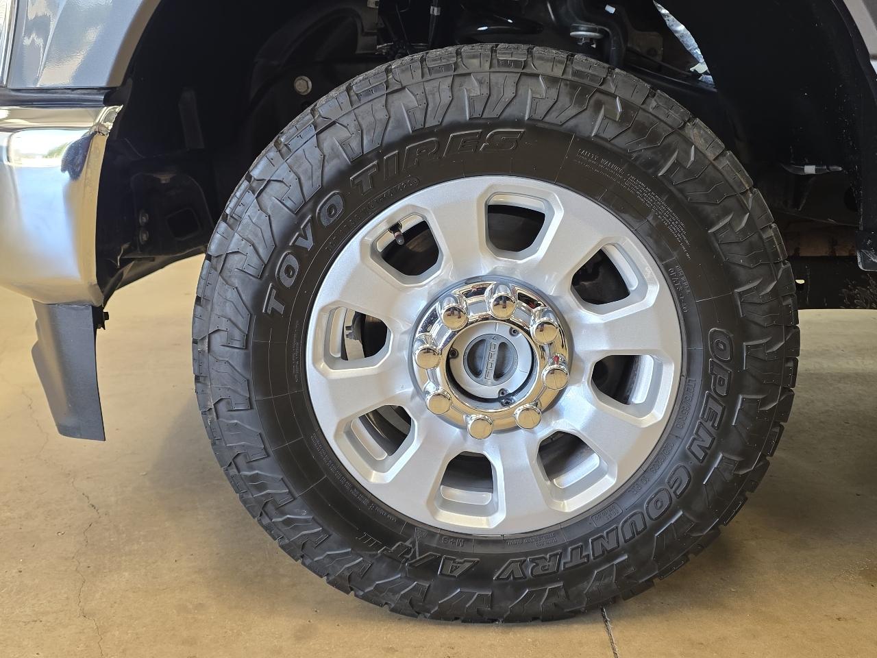 Ford Super Duty F-350 SRW XLT 4WD Crew Cab 8' Box 2024