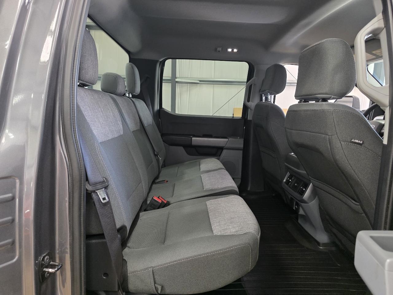 Ford Super Duty F-350 SRW XLT 4WD Crew Cab 8' Box 2024