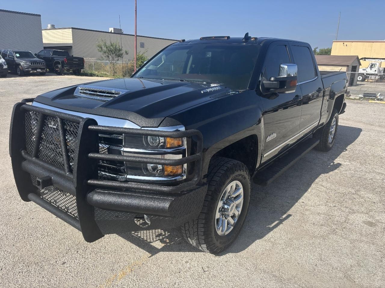 Chevrolet Silverado 3500HD 4WD Crew Cab 153.7" High Country 2018