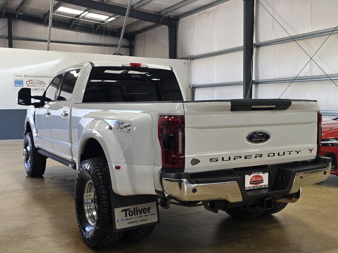Ford Super Duty F-350 DRW SuperCab 162" WB Lariat 4WD 2018